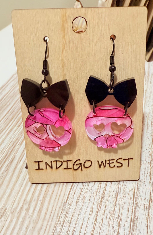 💖🎀 Pink Skull Bow Earrings – Hypoallergenic